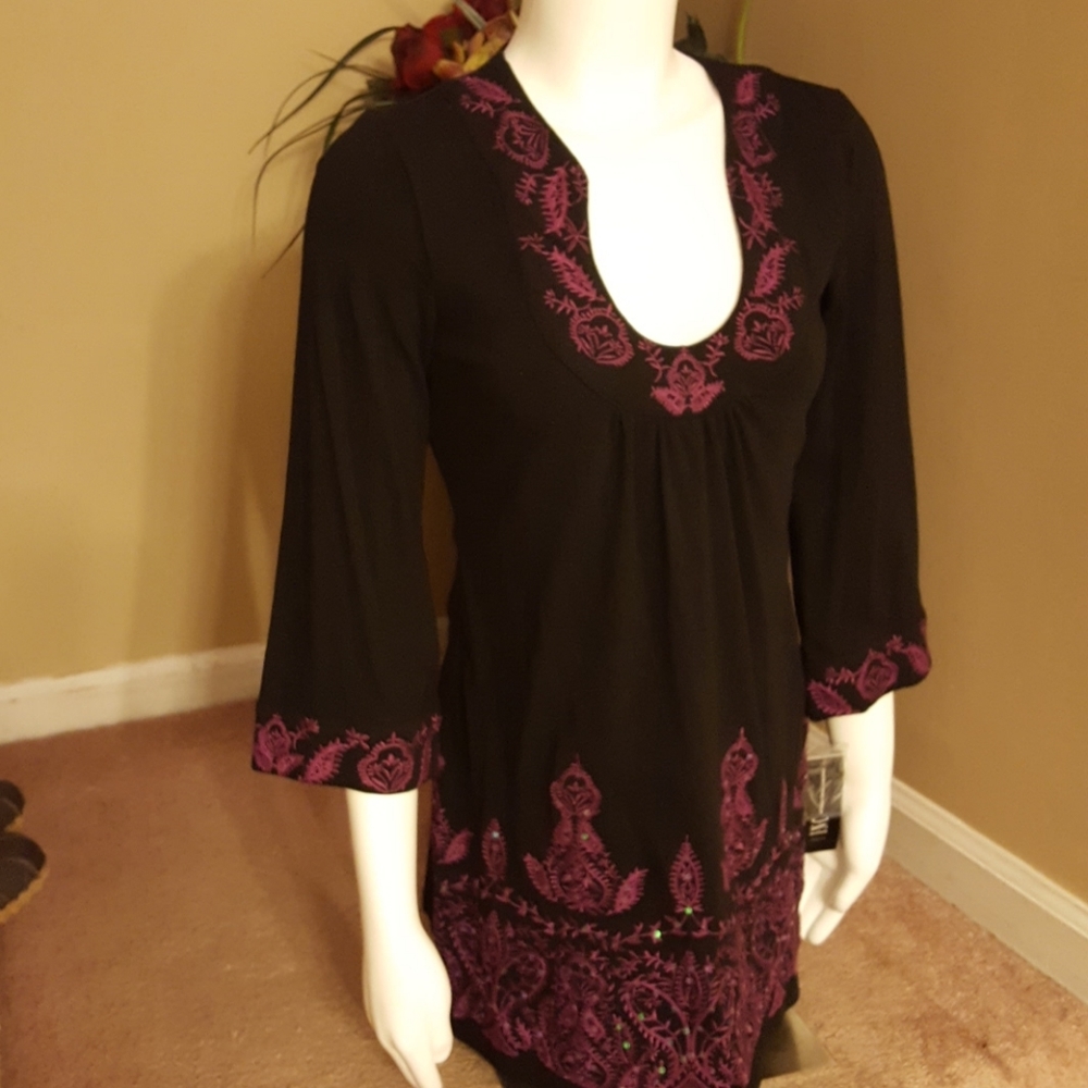 Beautiful INC tunic top with 3/4 sleeves
